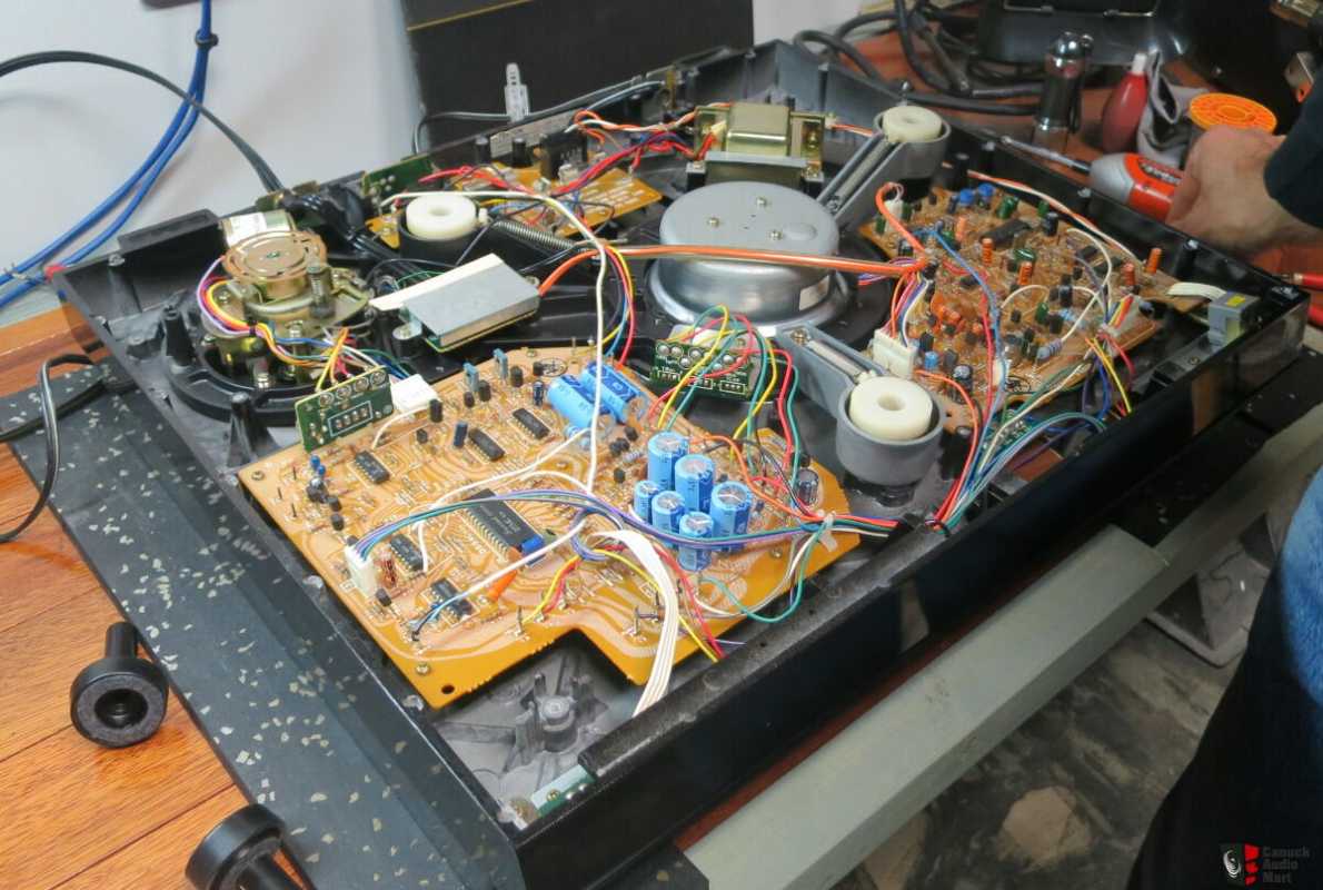 1494012-f26043f8-sansui-xrq9-turntable-may-or-may-not-work-at-tech-very-nice-cosmetics-low-use-one-owner-extras-fair-.jpg 1494012-f26043f8-sansui-xrq9-turntable-may-or-may-not-work-at-tech-very-nice-cosmetics-low-use-one-owner-extras-fair-.jpg