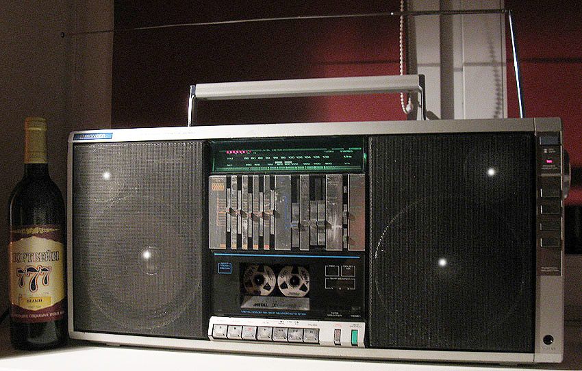 pioneer550.jpg pioneer550.jpg